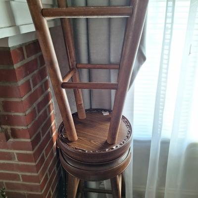2 stools