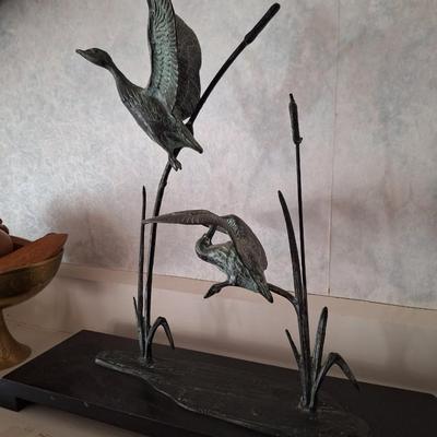 duck w/ cattails bronze mantle stauette