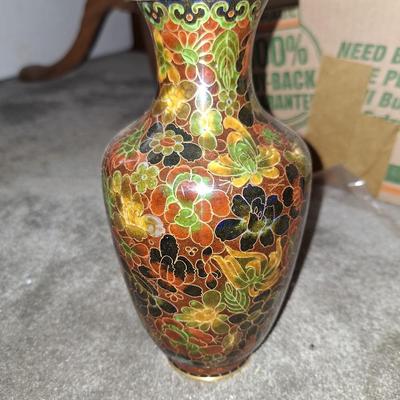 Cloisinee Vase