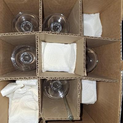 11 Wine Glasses