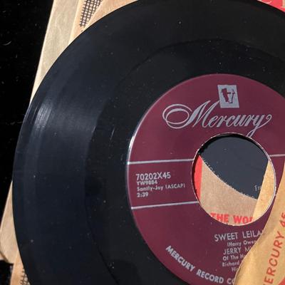 Assorted 45 RPM Records (D-ES)