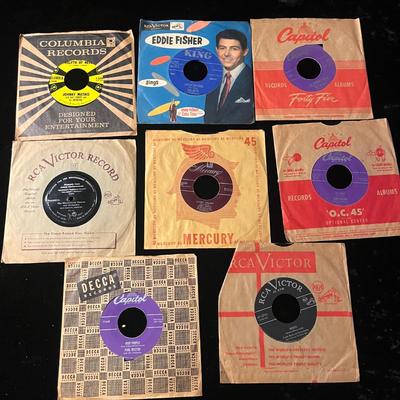 Assorted 45 RPM Records (D-ES)