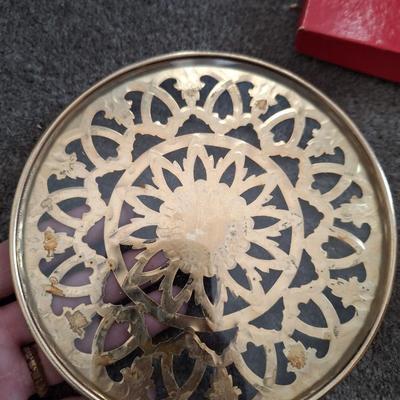 2 Glass Tempered Trivets
