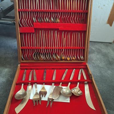 145pc Nickel Bronze Flatware