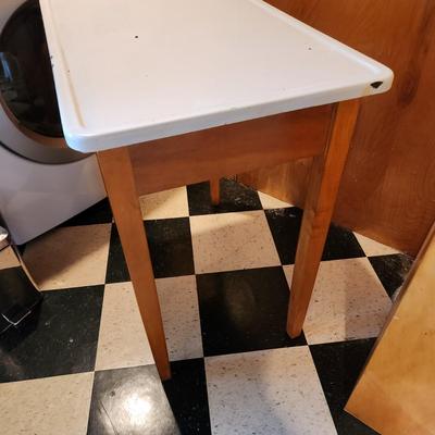 Vintage Porcelain Enamel Top Table 30x20x31
