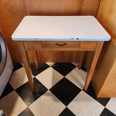 Vintage Porcelain Enamel Top Table 30x20x31