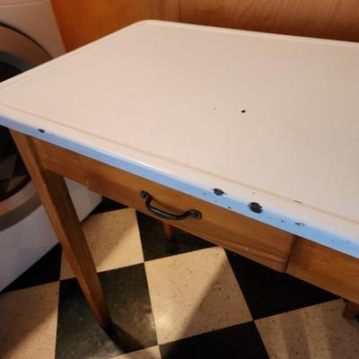 Vintage Porcelain Enamel Top Table 30x20x31