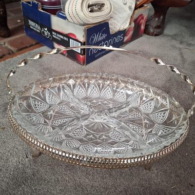 4-Compartment gold rimmed dish