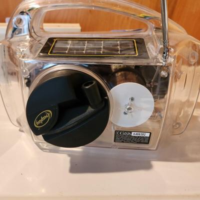 2 Emergency AM FM Radios American Red Cross FR4000 Eton Freeplay Self Powered Radio Solar Windup