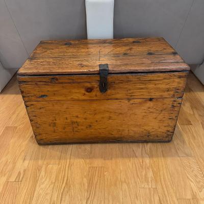 906 Antique Pine Chest