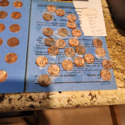 2 Lincoln Head Cent Collector Books