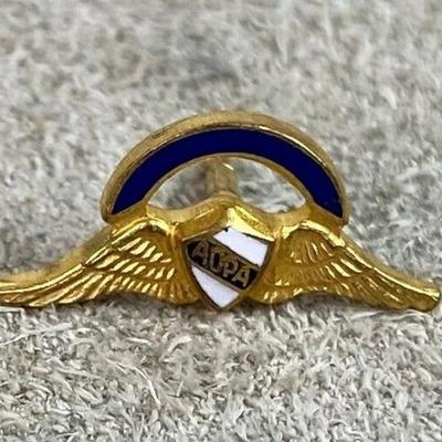 AOPA WINGS SENIOR MEMBER LAPEL PIN AIRCRAFT OWNERS & PILOTS ASSOC