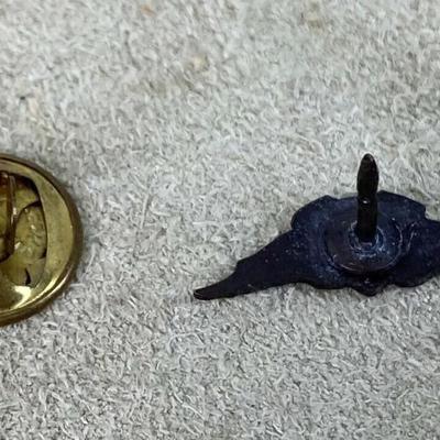 vintage AOPA WINGS AIRCRAFT OWNERS & PILOTS ASSOC LAPEL PIN