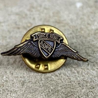 vintage AOPA WINGS AIRCRAFT OWNERS & PILOTS ASSOC LAPEL PIN