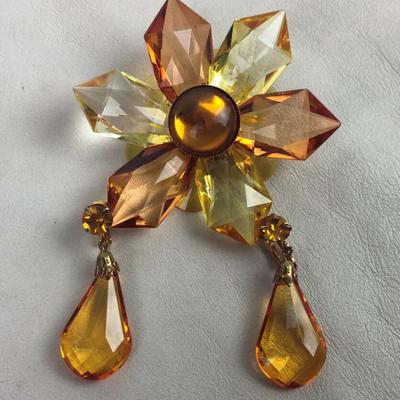 vintage AMBER LUCITE STAR BROOCH & DANGLE EARRINGS