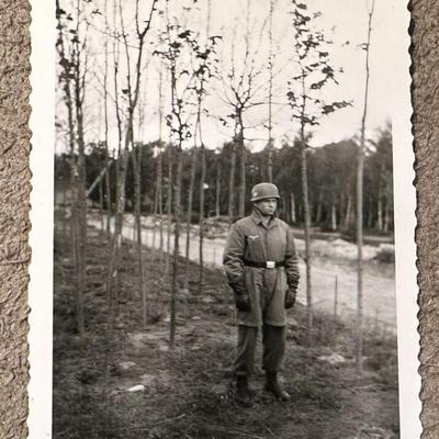 WWII GERMAN FAMILY PHOTOS MILITARY & CIVILIAN