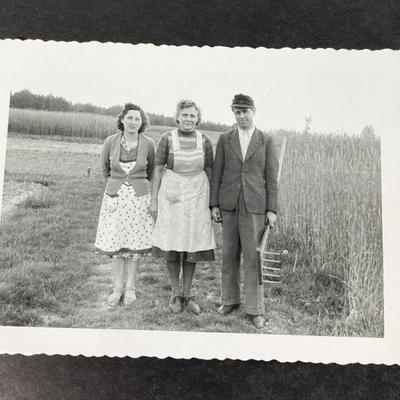 GERMAN AMERICAN FAMILY PHOTO ALBUM 1930s-1950s