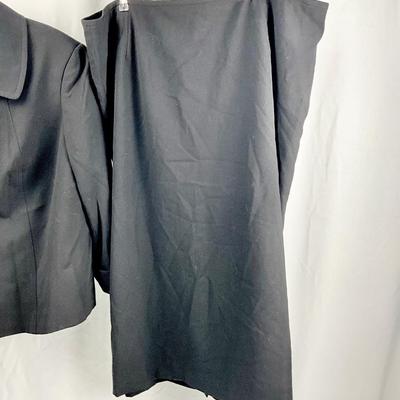 Lot M 357 TAHARI Arthur S. Levine Black Jacket (size 14) & Black Skirt (size 18)