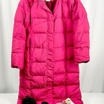 Lot M 364 LL Bean Full Length Down Coat with Faux Fur Trimmed Hood (size Medium) / Hat / Mittens / Socks