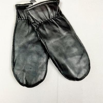 Lot M 366 Laundry Women’s Wool Blend Coat (size XL ) / Black Leather Gloves / Mittens