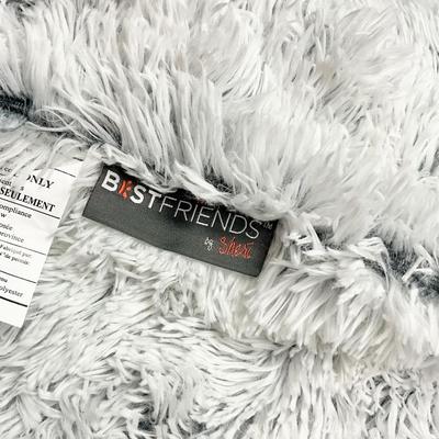 Lot M 371 NWT Barefoot Dreams Cozy Chic Ultra Lite Ocean Breeze Poncho / Best Friends by Sheri Faux Fur Throw