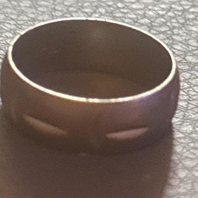 Estate Ring Unique Marking size 6 (approx)