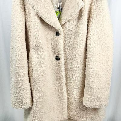 Lot M 369 NWT Sam Edelman Women’s Coat (size XXL ) / Hat & Gloves