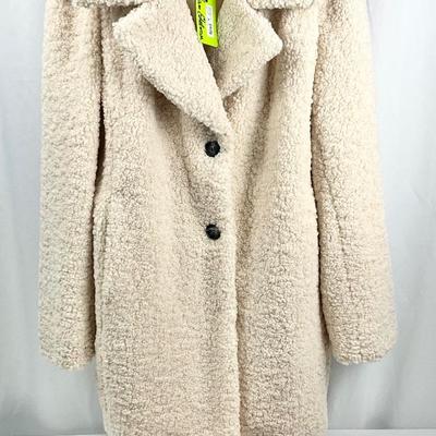 Lot M 369 NWT Sam Edelman Women’s Coat (size XXL ) / Hat & Gloves