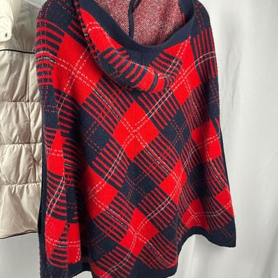 Lot M 373 NWT Tommy Hilfiger Puffer Vest (size XXL ) / Tommy Hilfiger Helena Hooded Plaid Sweater Poncho