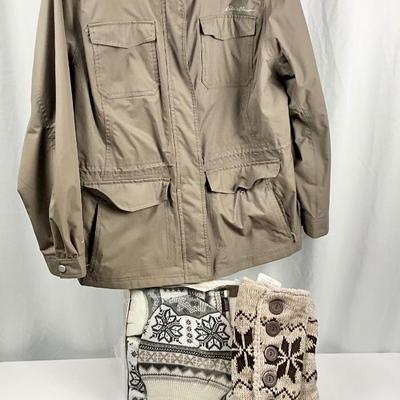Lot N 377 Eddie Bauer Women’s Weatheredge Four Pocket Shell Jacket ( size XXL ) / NWT Hat, Scarf, Gloves, Socks, Cuddl Duds Mittens, NWT...