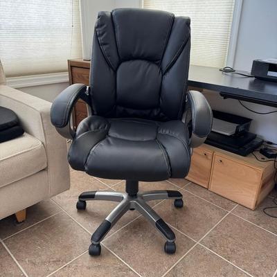 928 Vinyl Black Office Chair