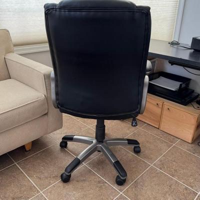 928 Vinyl Black Office Chair