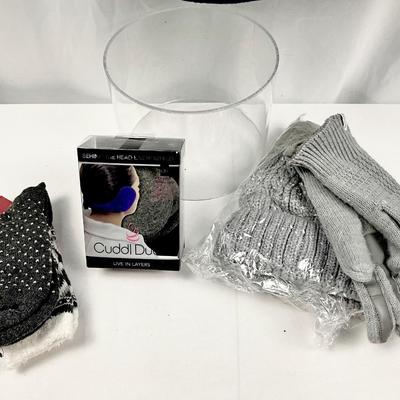 Lot N 382 Tommy Hilfiger Classic Pea Coat, Navy Blue (size XXL ) / Hat / Gloves / Socks / Ear Muffs