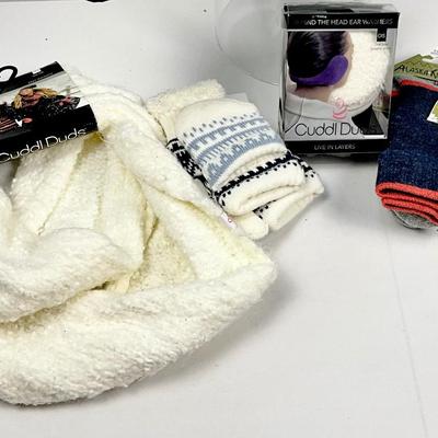 Lot N 383 J. Crew Signature Puffer Coat ( size 2X ) / Cuddl Duds Scarf & Ear Muffs / Mittens/Gloves / Socks