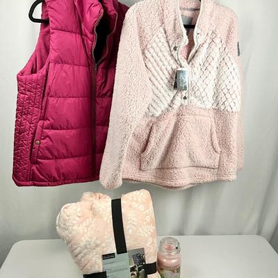 Lot N 389 NWT Simply Southern Plush/Fleece Jacket ( size XXL ) / Old Navy Puffer Vest ( size LG ) / NWT Cuddl Duds Throw / Candle