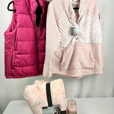 Lot N 389 NWT Simply Southern Plush/Fleece Jacket ( size XXL ) / Old Navy Puffer Vest ( size LG ) / NWT Cuddl Duds Throw / Candle