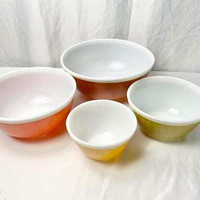 Lot S 432 Vintage 4pc. Pyrex Mixing/Nesting Bowls