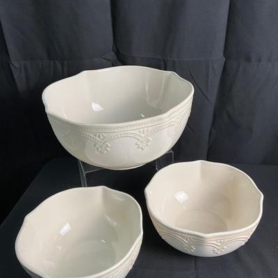 Lot S 436 The Pioneer Woman 3pc Set Ivory Serving / Mixing Bowls
