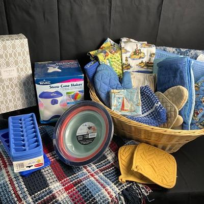 Lot S 440 Lighthouse Themed Basket