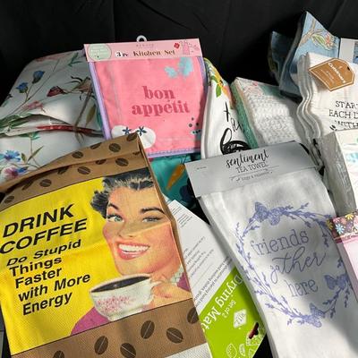 Lot R 449 Fun, Wordy Tea Towels and more Lot