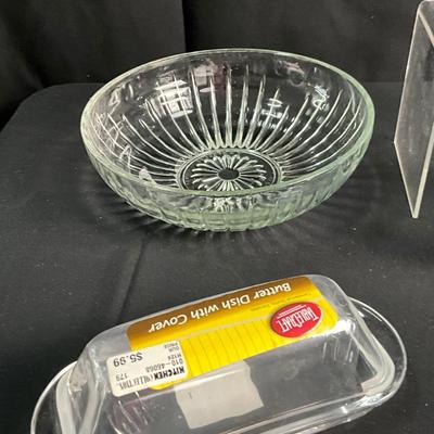 Lot R 451 Clear Glass Serving Bowls / Clear Glass Shakers / Creamer / Sugar / Butter Dish