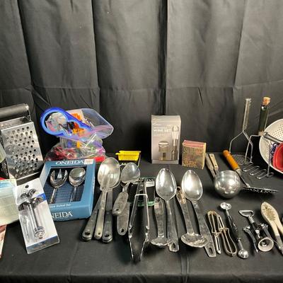 Lot R 452 Large Lot of Cooking Utensils