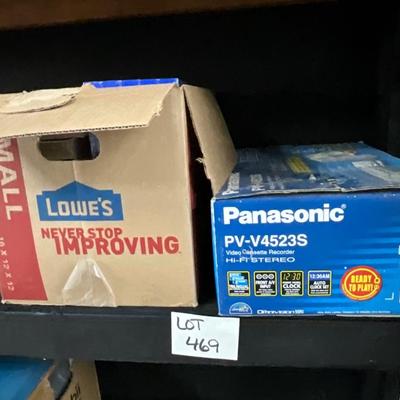 Lot U 469 NIB Panasonic VHS Player & VHS Movies