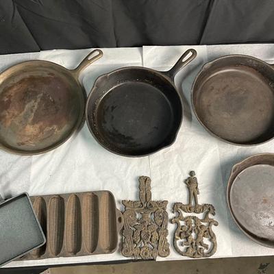 Lot T 479 Vintage Cast Iron Lot