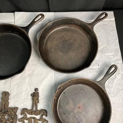 Lot T 479 Vintage Cast Iron Lot