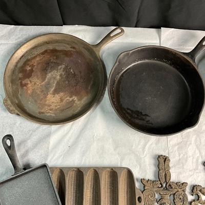 Lot T 479 Vintage Cast Iron Lot