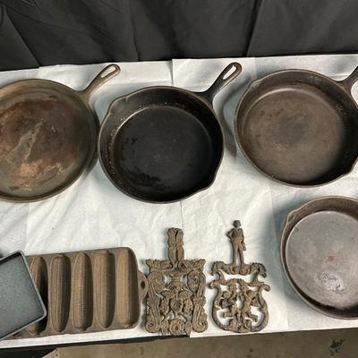 Lot T 479 Vintage Cast Iron Lot