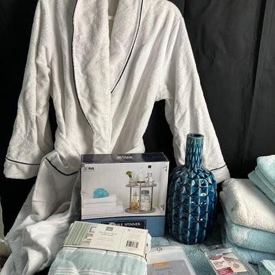 Lot T 484 Aqua & White Relaxing Essentials and Decor
