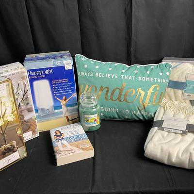 Lot T 488 NIB Happy Light Energy Lamp/ Uplifting & Empowering Lot