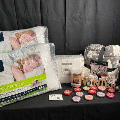 Lot T 492 NWT Cuddl Duds Throw / NWT Two Serta Pillows / NWT Flannel Sheet Set-Full Size / Edison Warmer & Scented Wax